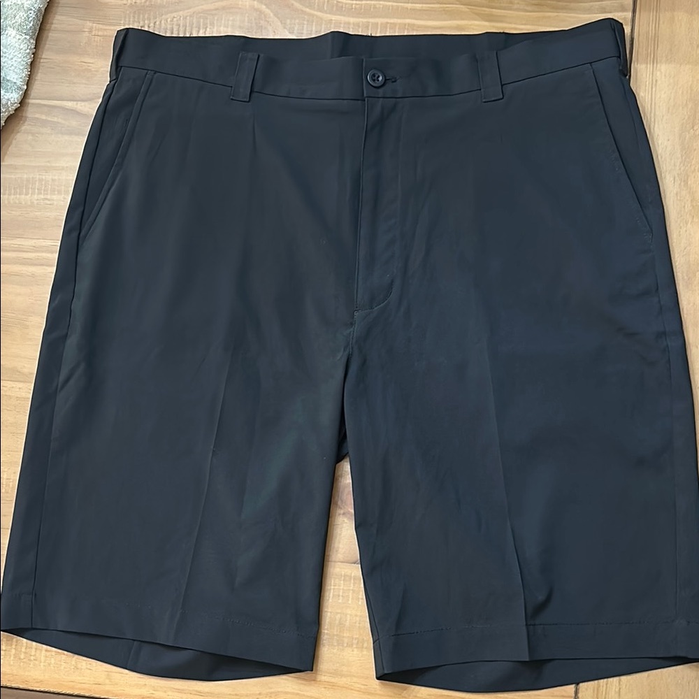 Roundtree & Yorke Black Front Shorts